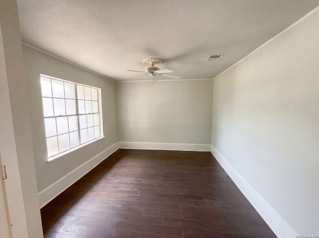 1154 S ELLISON DR, San Antonio, TX 78245