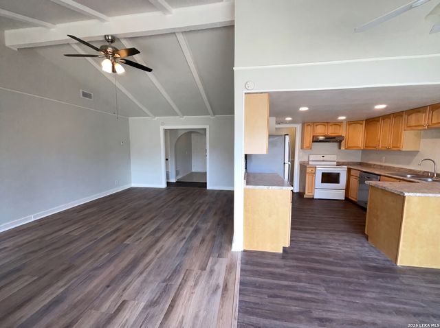 1154 S ELLISON DR, San Antonio, TX 78245