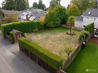 87 XX 12th Avenue NW, Seattle, WA 98117