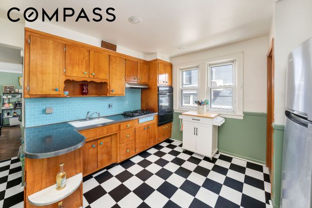 287 E 39th Street, New York City, NY 11203