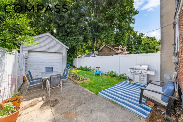 287 E 39th Street, New York City, NY 11203