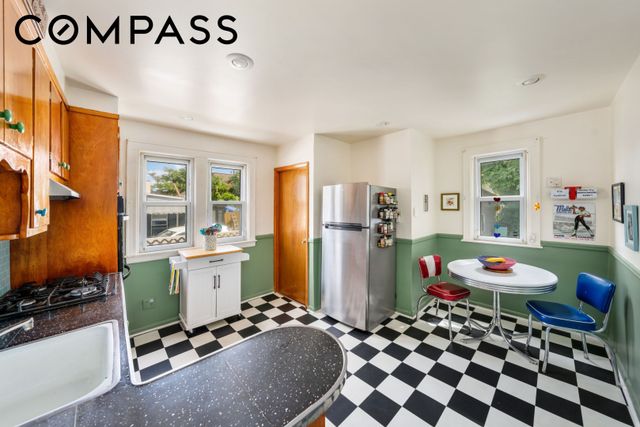 287 E 39th Street, New York City, NY 11203