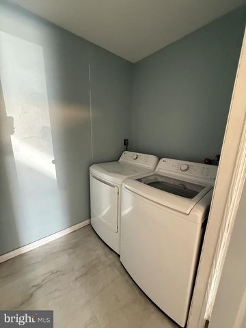 8 RADFORD PL, Willingboro, NJ 08046