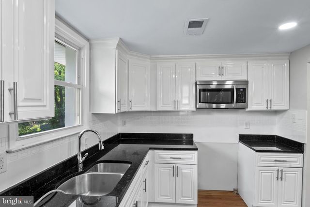 13009 KIMBROUGH LN, Woodbridge, VA 22193