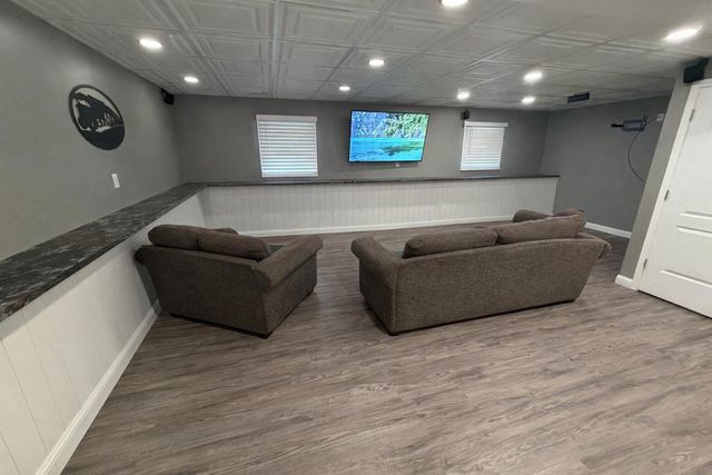 1325 W 75th Place, Merrillville, IN 46410