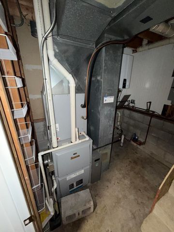 1325 W 75th Place, Merrillville, IN 46410