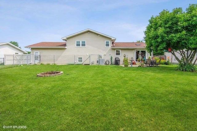 1325 W 75th Place, Merrillville, IN 46410