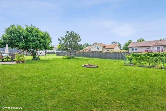 1325 W 75th Place, Merrillville, IN 46410