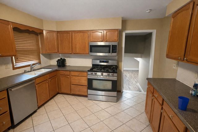 1325 W 75th Place, Merrillville, IN 46410