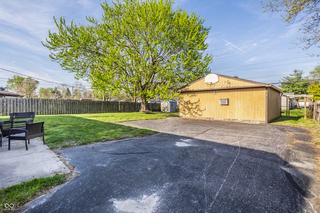 654 Sunset Boulevard, Greenwood, IN 46142