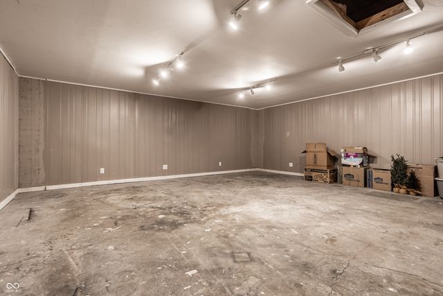 654 Sunset Boulevard, Greenwood, IN 46142