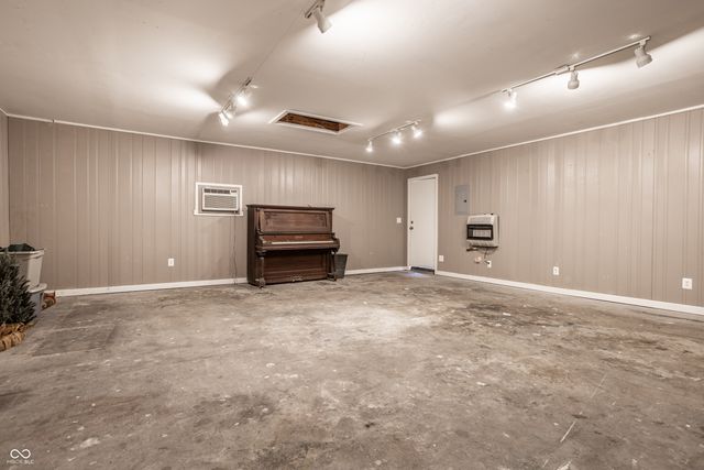 654 Sunset Boulevard, Greenwood, IN 46142