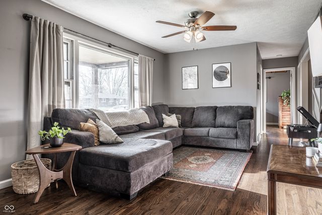 654 Sunset Boulevard, Greenwood, IN 46142