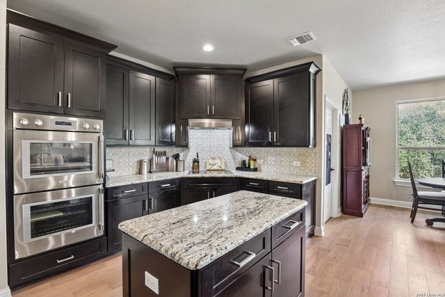 922 Santa Cruz Ln, New Braunfels, TX 78132