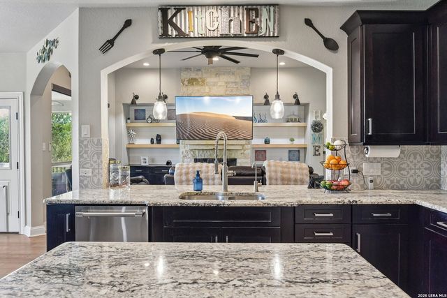 922 Santa Cruz Ln, New Braunfels, TX 78132
