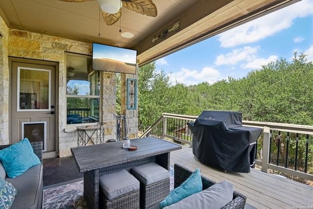 922 Santa Cruz Ln, New Braunfels, TX 78132