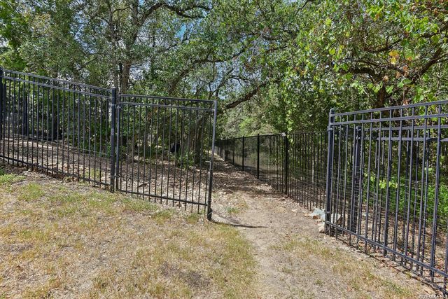 922 Santa Cruz Ln, New Braunfels, TX 78132