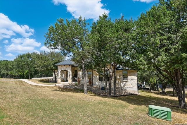 922 Santa Cruz Ln, New Braunfels, TX 78132