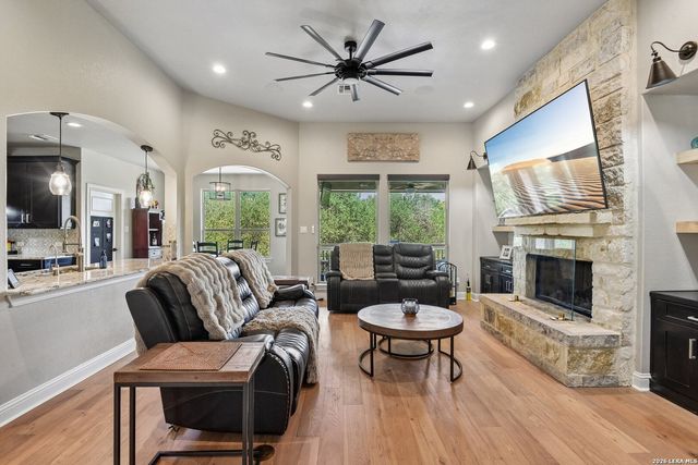 922 Santa Cruz Ln, New Braunfels, TX 78132