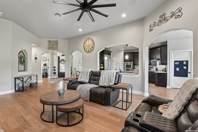 922 Santa Cruz Ln, New Braunfels, TX 78132