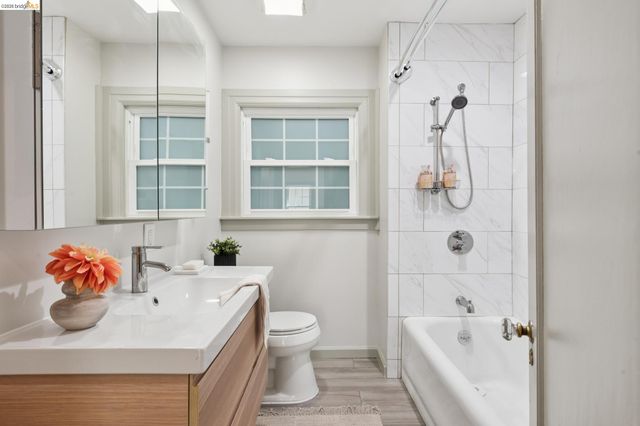 3215 FRUITVALE AVE, Oakland, CA 94602