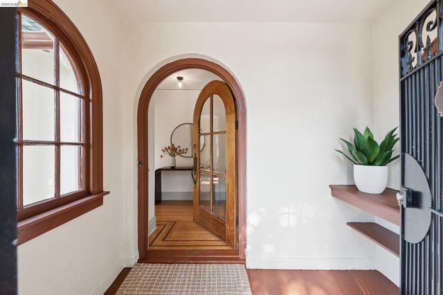 3215 FRUITVALE AVE, Oakland, CA 94602
