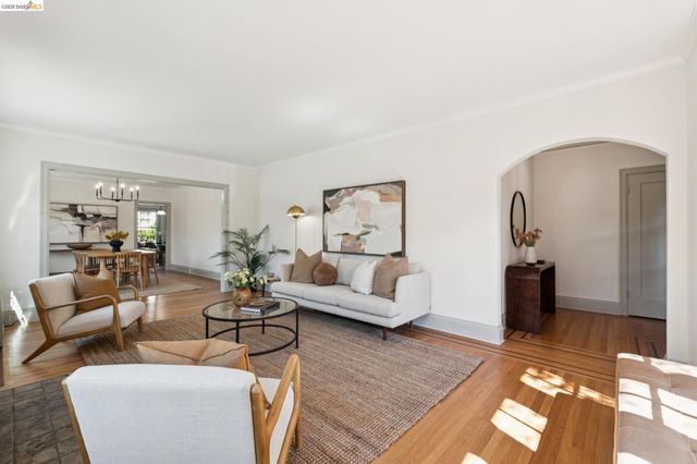3215 FRUITVALE AVE, Oakland, CA 94602