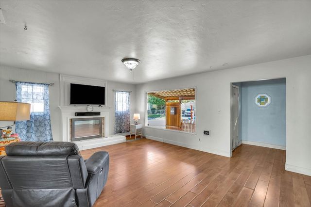 6008 Vista Ave, Sacramento, CA 95824