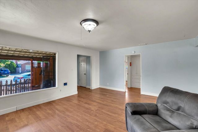 6008 Vista Ave, Sacramento, CA 95824