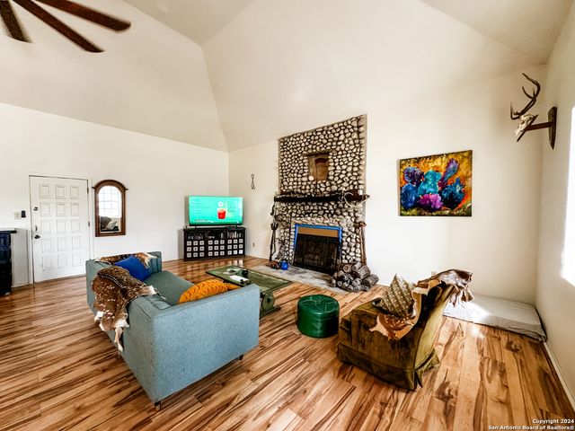 329 Fort Clark Rd, Brackettville, TX 78832