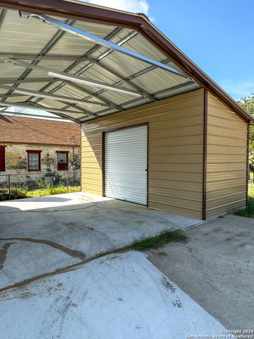 329 Fort Clark Rd, Brackettville, TX 78832