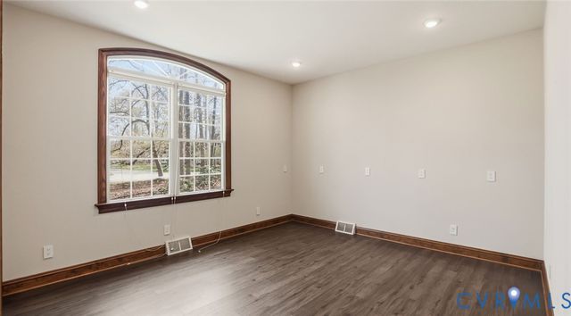 2560 Chartstone Dr, Midlothian, VA 23113