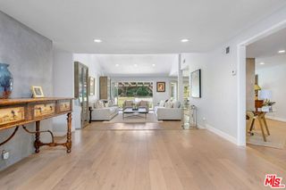 18360 Lake Encino Drive, Encino (los Angeles), CA 91316