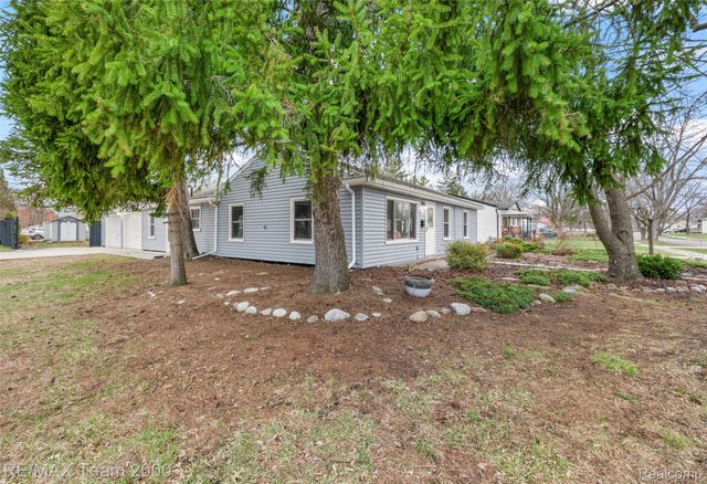 33101 Donnelly Street, Garden City, MI 48135