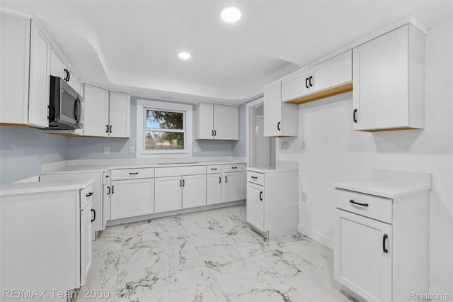 33101 Donnelly Street, Garden City, MI 48135