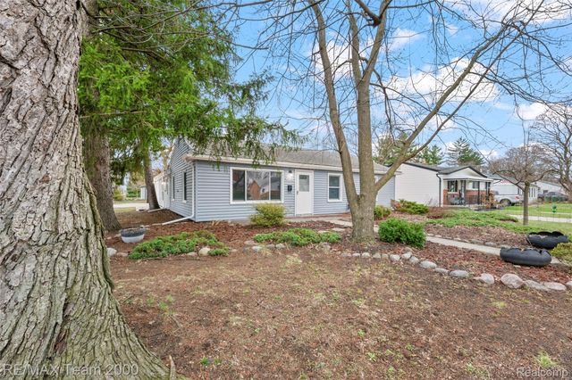 33101 Donnelly Street, Garden City, MI 48135