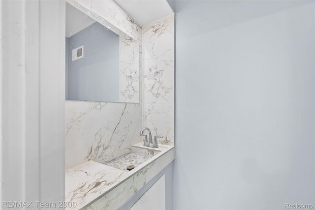 33101 Donnelly Street, Garden City, MI 48135