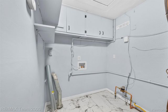 33101 Donnelly Street, Garden City, MI 48135