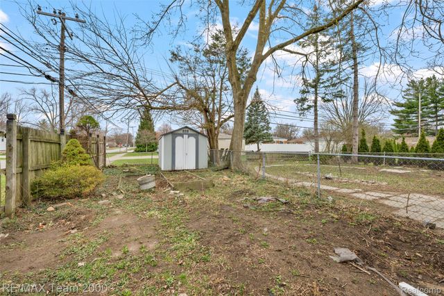 33101 Donnelly Street, Garden City, MI 48135