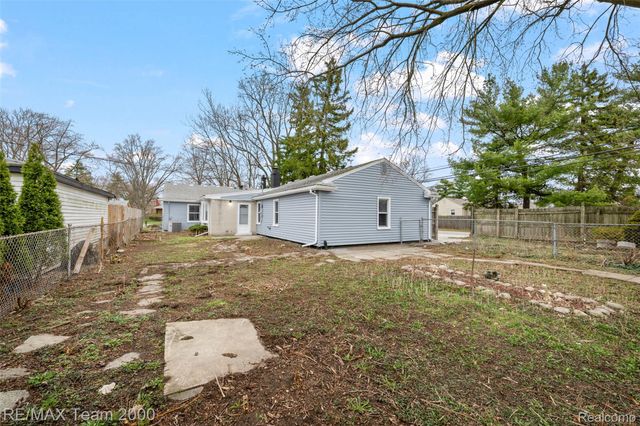 33101 Donnelly Street, Garden City, MI 48135
