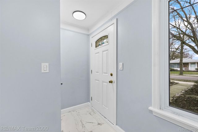 33101 Donnelly Street, Garden City, MI 48135