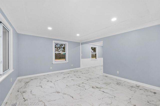 33101 Donnelly Street, Garden City, MI 48135