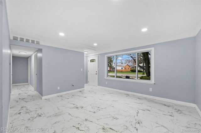 33101 Donnelly Street, Garden City, MI 48135