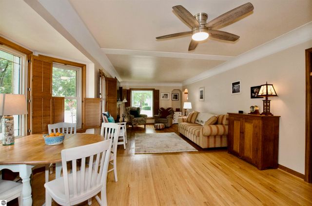 2606 Edgemont, Trenton, MI 48183