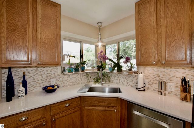 2606 Edgemont, Trenton, MI 48183