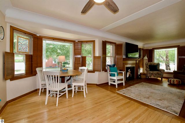 2606 Edgemont, Trenton, MI 48183