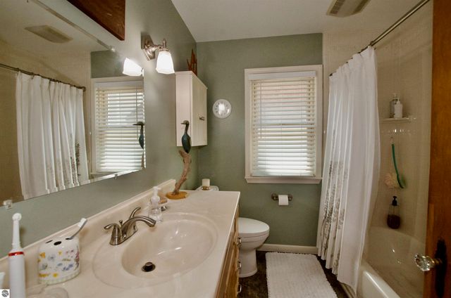 2606 Edgemont, Trenton, MI 48183