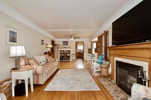 2606 Edgemont, Trenton, MI 48183
