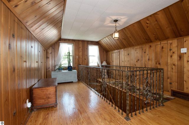 2606 Edgemont, Trenton, MI 48183