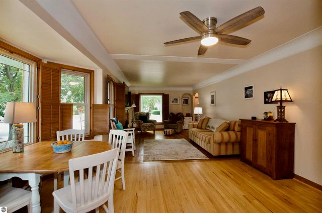 2606 Edgemont, Trenton, MI 48183